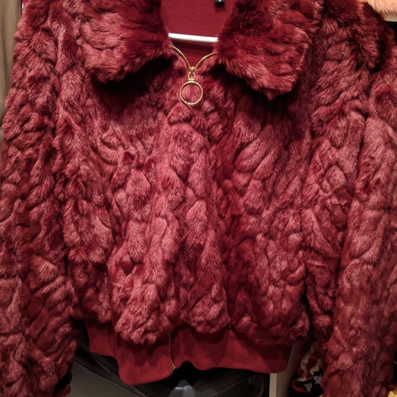 Express wine faux fur coat - Picture 3 of 4
